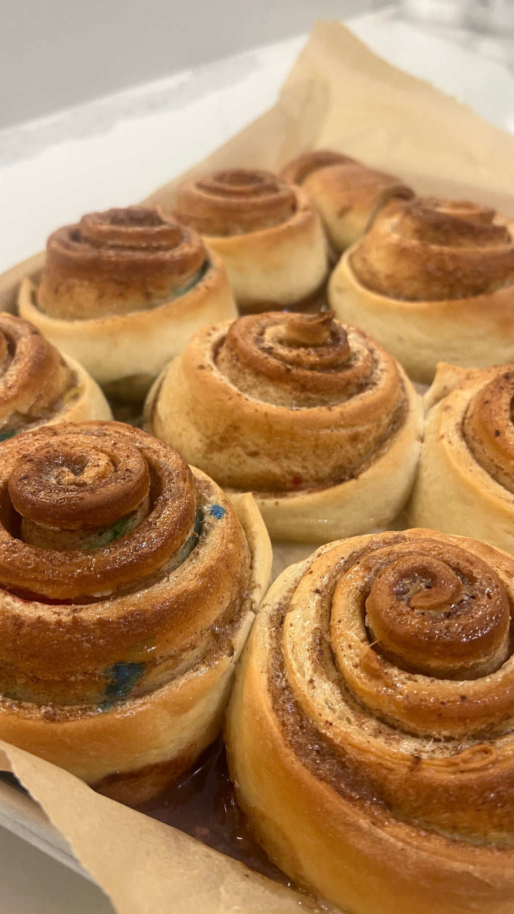 Funfetti Cinnamon Rolls🌈