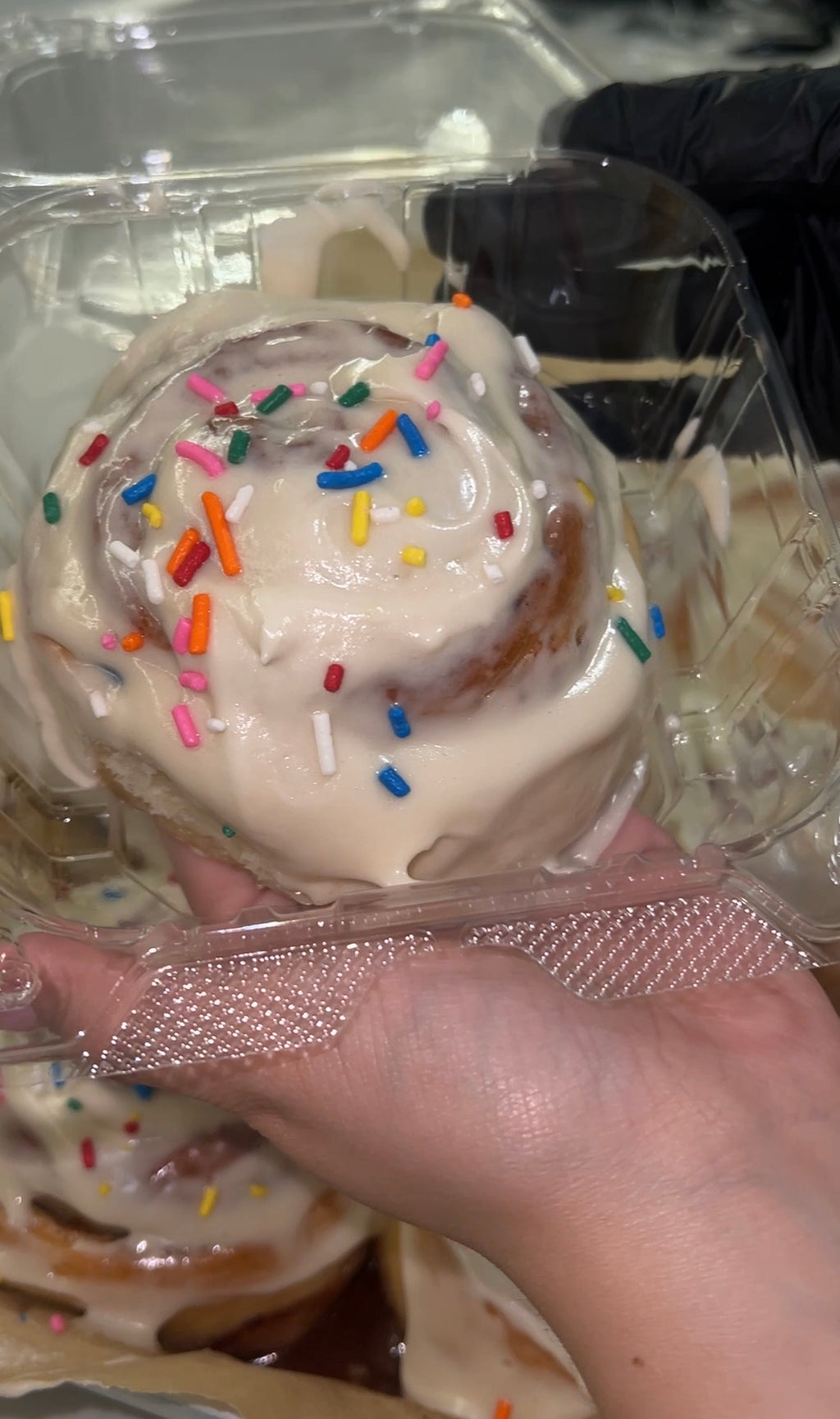 Funfetti Cinnamon Rolls🌈