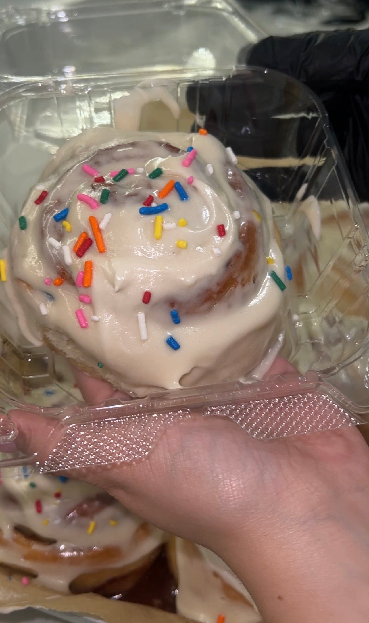 Funfetti Cinnamon Rolls🌈